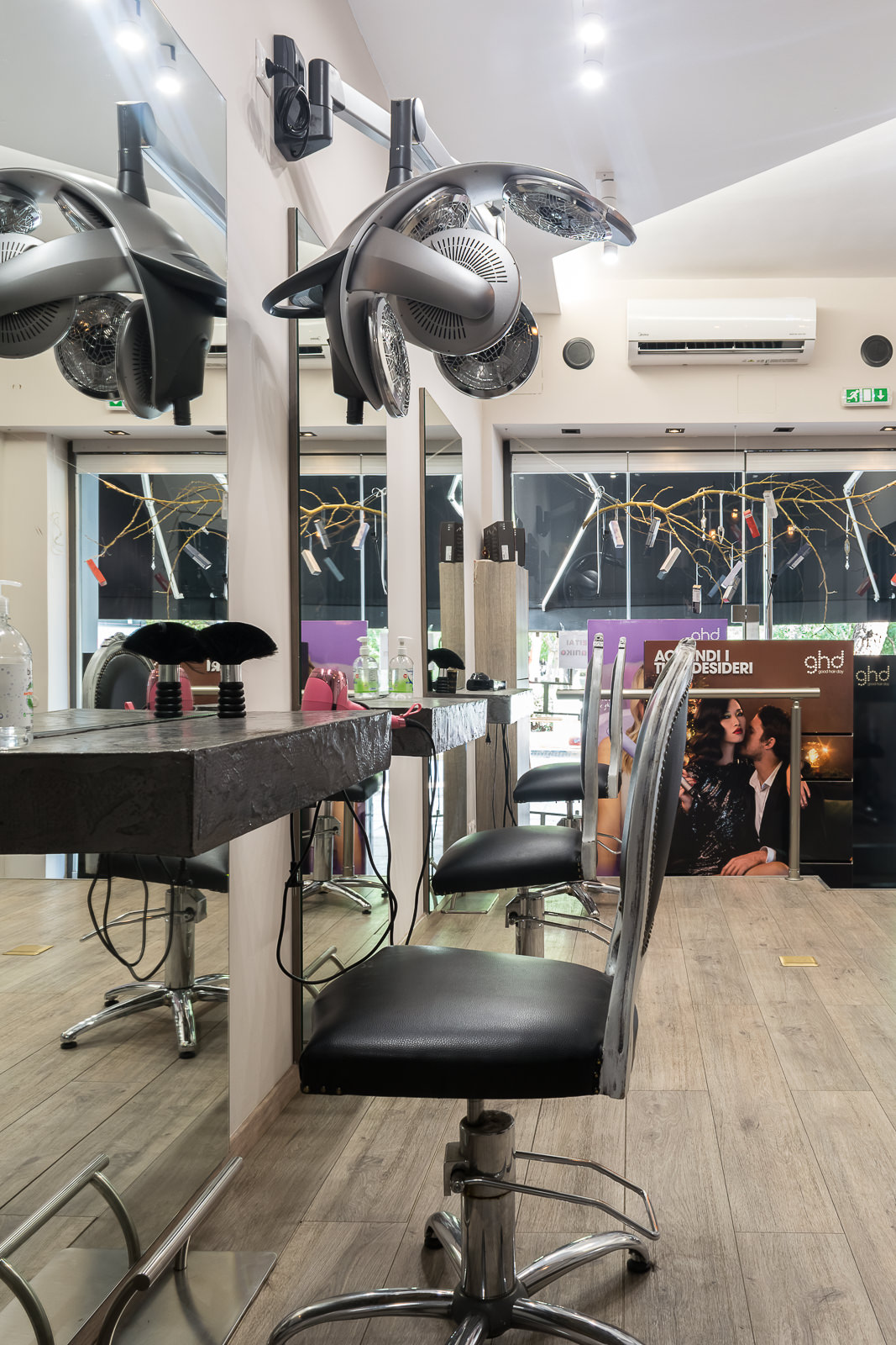 Sia's Petit Salon – Balayage